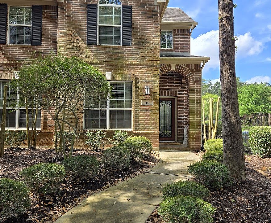 1st image of 15 Umbria Ln