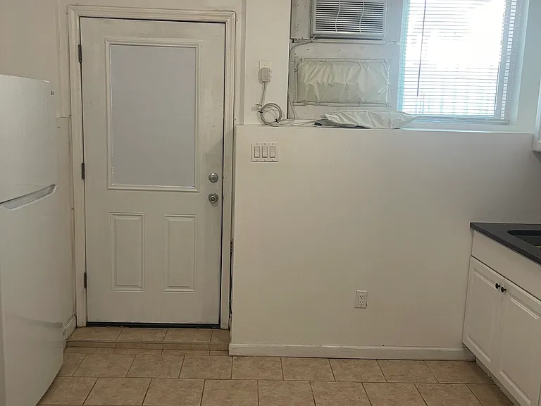 72 Byrne Ave #2 — Photo 2