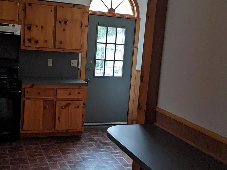 119 W Burke St — Photo 11