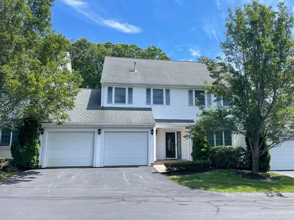 1216 Matthew Woods Dr #1216, Braintree, MA 02184