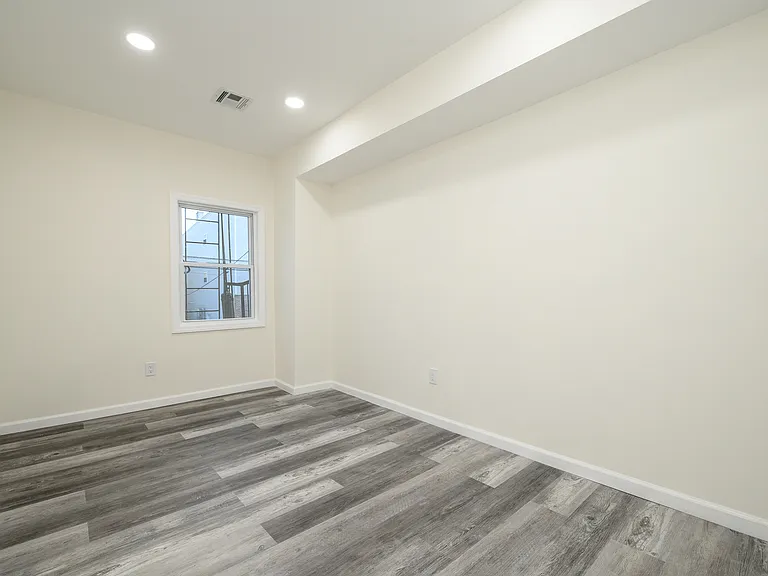 287 Orange St #2 — Photo 23