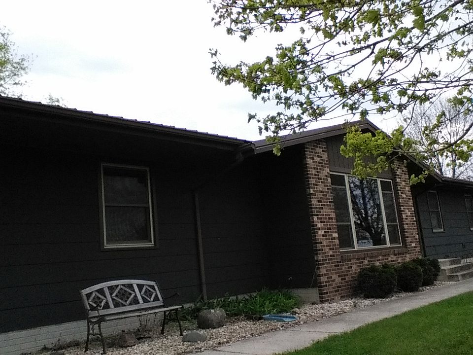 2nd image of 902 5th St N