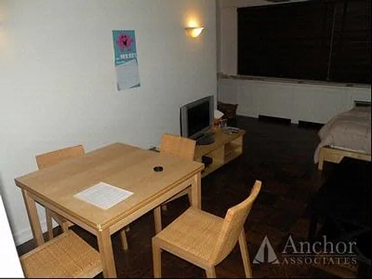Rented by Anchor Associates | media 22