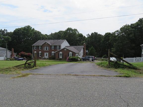 2nd image of 127 Jib Dr