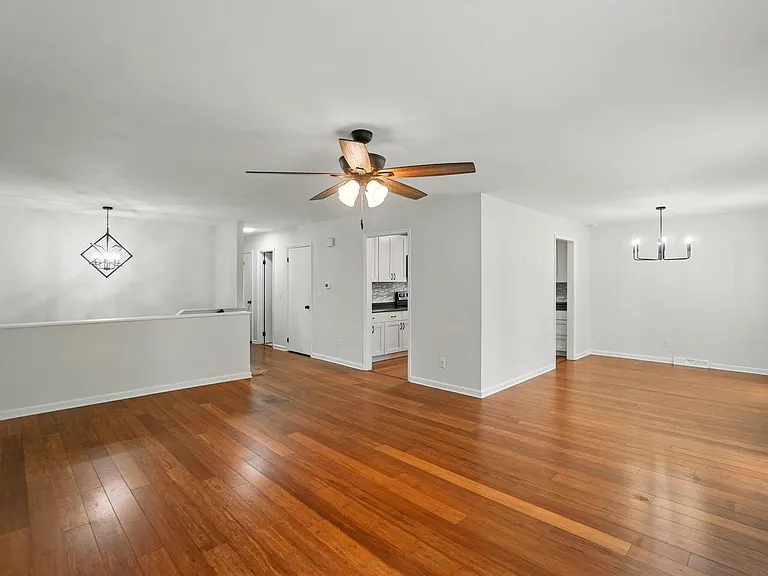 2413 Hoffman St — Photo 8