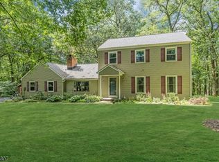 15 Whiteoak Ridge Rd, Glen Gardner, NJ 08826