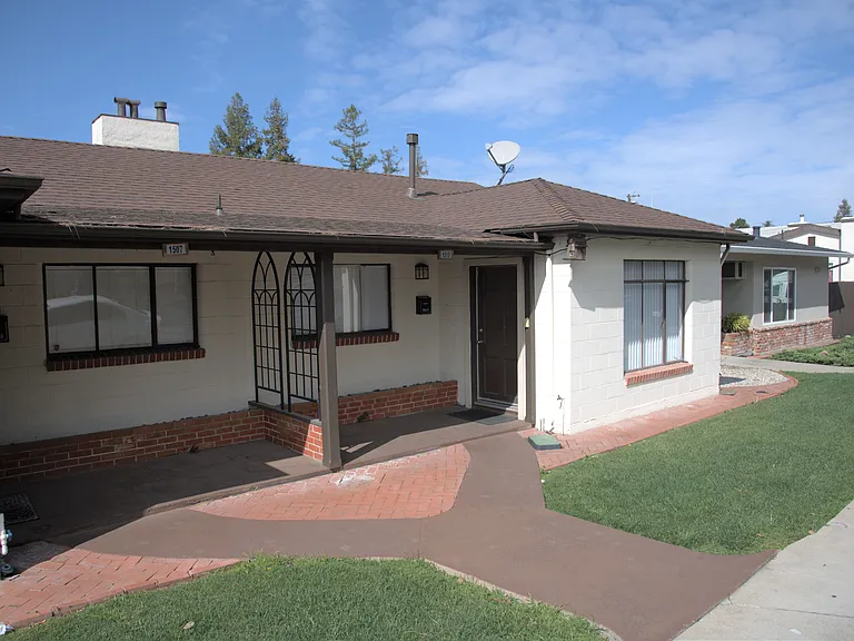 1513 Amador Ave — Photo 7