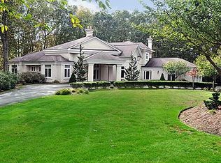 2 Sandy Brook Ct, Warwick, RI 02886