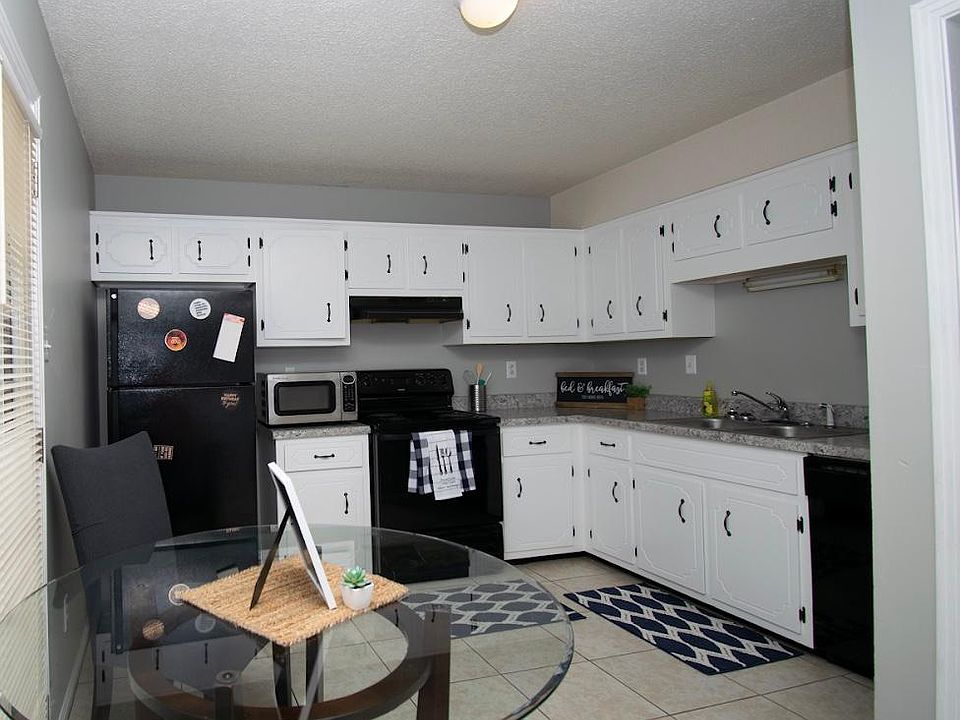 1st image of 123 Stephanie Dr APT H