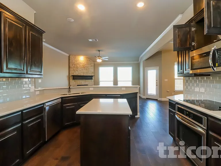 133 Constitution Dr — Photo 7