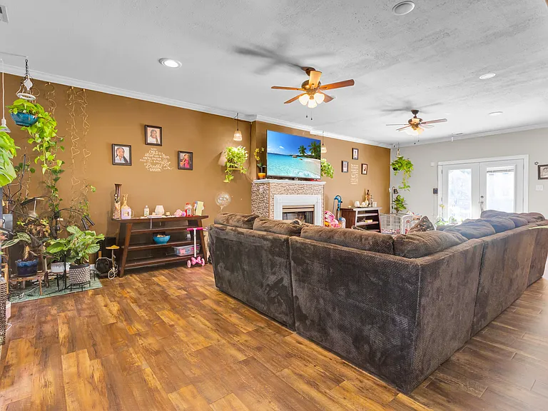 371 Carolina Pines Blvd — Photo 2