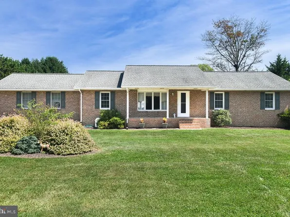 140 Pine Valley Dr, Middletown, DE 19709