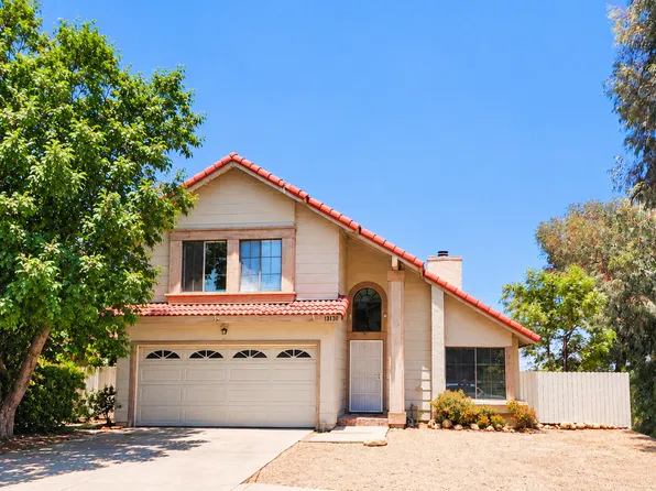 15730 Half Moon Dr, Lake Elsinore, CA 92530