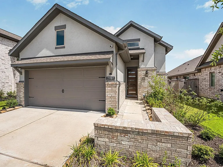 21107 Armstrong County Dr — Photo 3