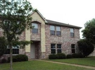 1005 Canyon Dr, Justin, TX 76247