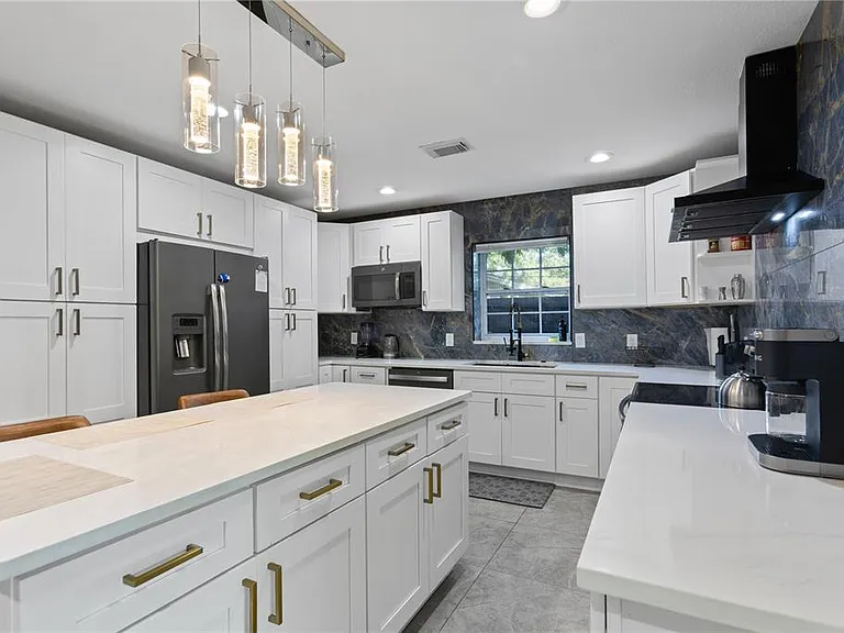 6822 S Wall St — Photo 3