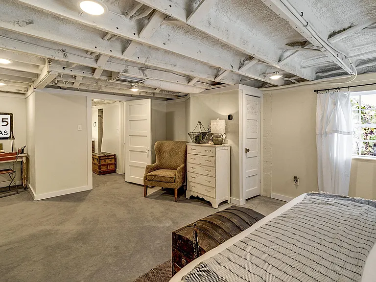 403 W Shaw St #B — Photo 10