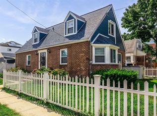 170-20 65th Ave, Flushing, NY 11365
