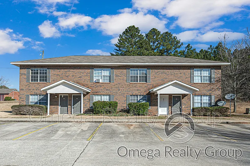 2 bed, 1.5 bath, 1017 sqft, $650 — Photo 1