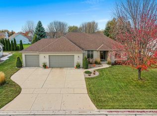 1742 Emerald Dr, Green Bay, WI 54311