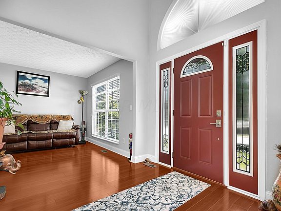 4th image of 2998 Walkerview Dr