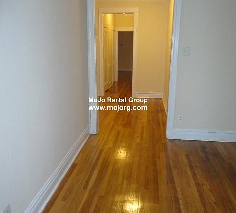 3rd image of 5941 5943 N Magnolia #1