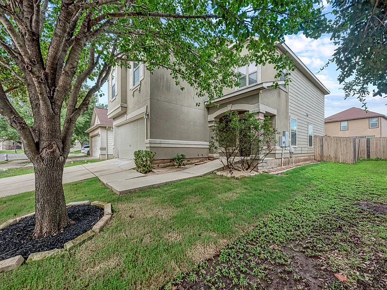 9012 Edmundsbury Dr — Photo 3