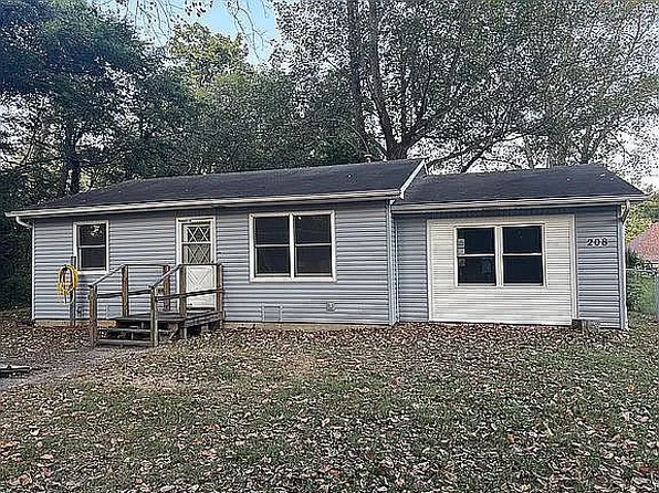 208 6th St E, Scott City, MO 63780