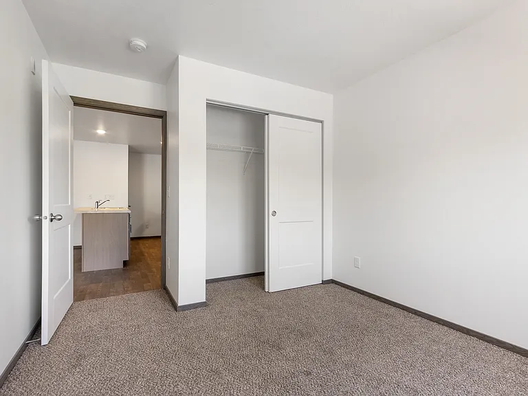 Split Rock Village Apartments & Townhomes — Photo 21