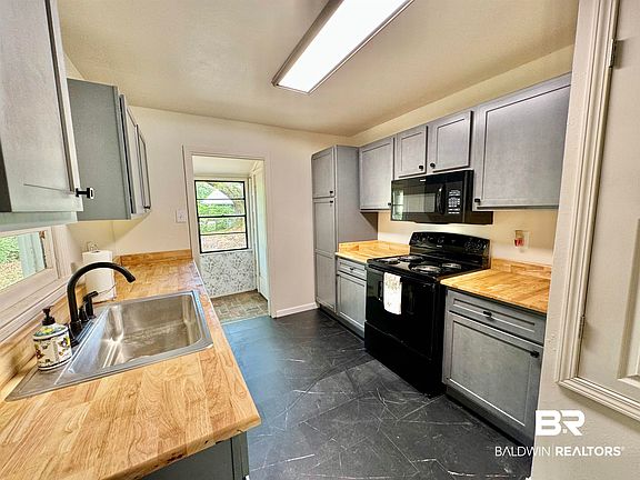 4th image of 3921 W Charmaine Cir