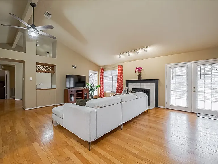 3318 Beech Point Dr — Photo 18