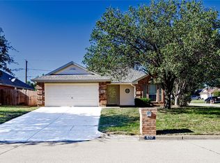 517 Bluebonnet Dr, Burleson, TX 76028