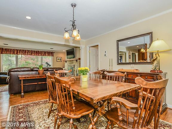 Open floor plan-perfect for entertaining