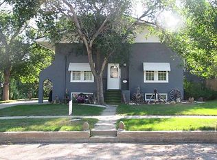 404 4th Ave W, Lemmon, SD 57638