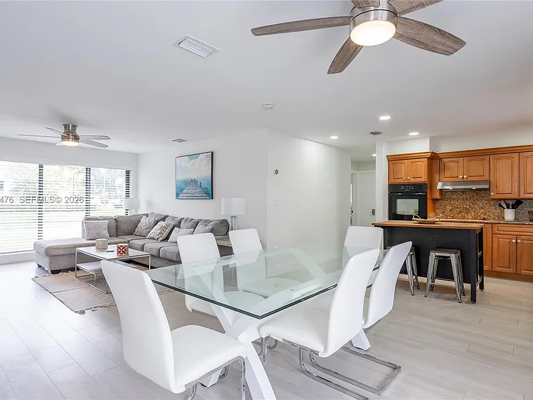510 SE 3rd Ave — Photo 9