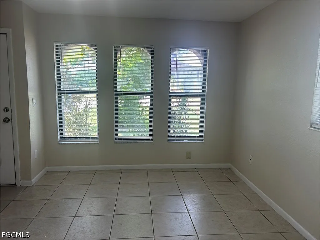 3 bed, 2.0 bath, 1206 sqft, $1,495 — Photo 4