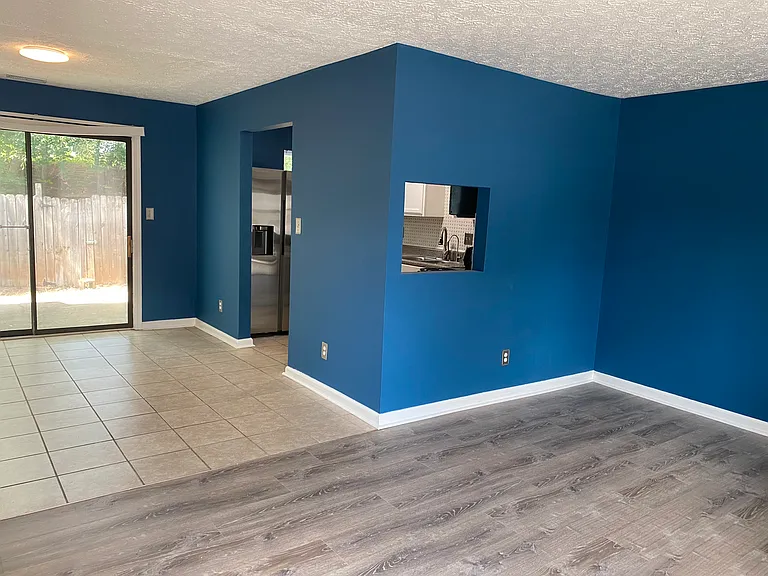 2044 Lenoa Ln — Photo 3