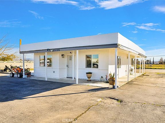 3rd image of 15109 Anacapa Rd
