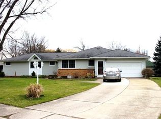 23 Devon Ln, Williamsville, NY