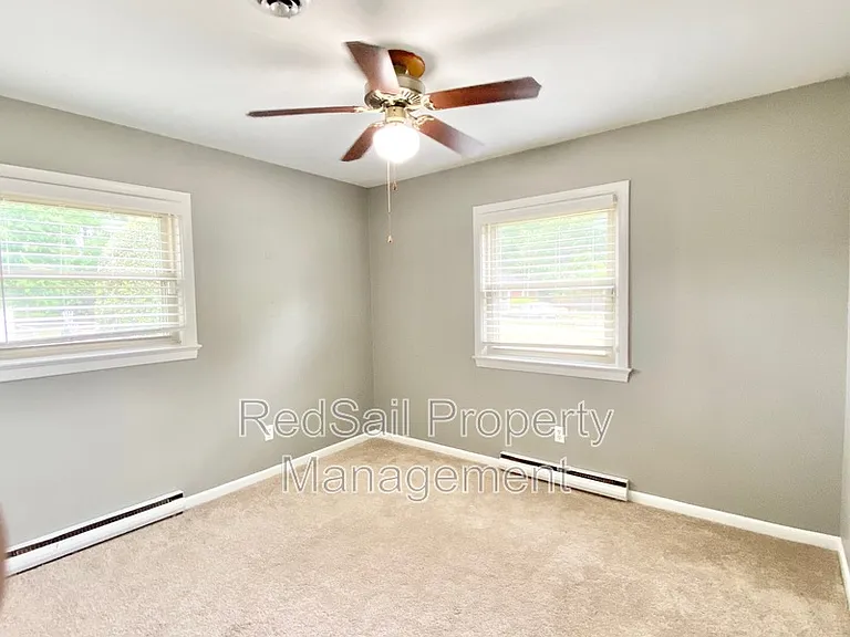 119 Cindy Cir — Photo 13