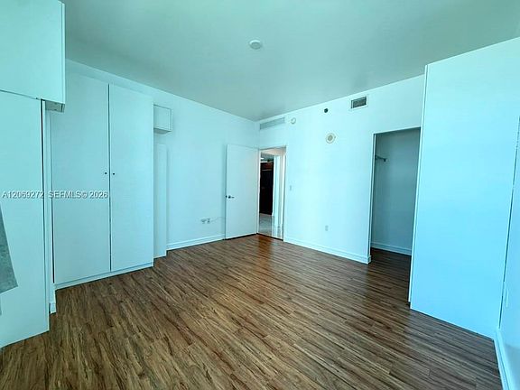 4th image of 950 Brickell Bay Dr APT 1108