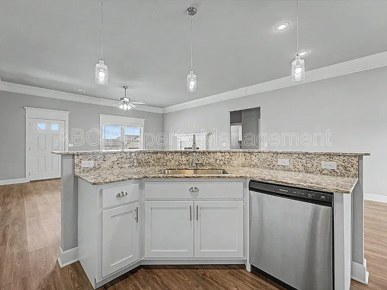 361 Captain Hopkins St — Photo 3