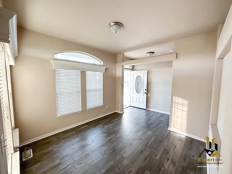 318 Hickory St — Photo 9