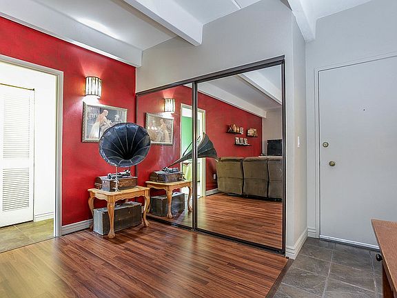4th image of 551 N Pearl St APT 406