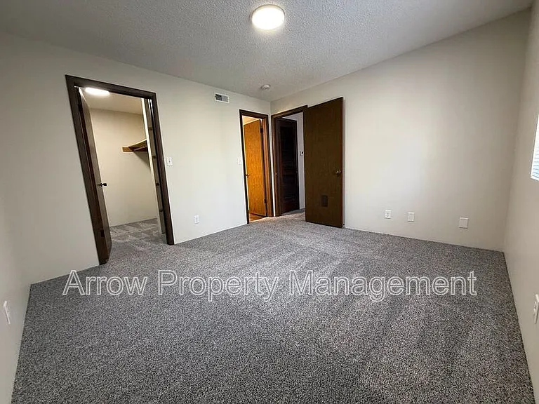 1411 D St #5 — Photo 4