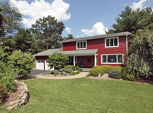 38 Raymond Ave, Chestnut Ridge, NY 10977