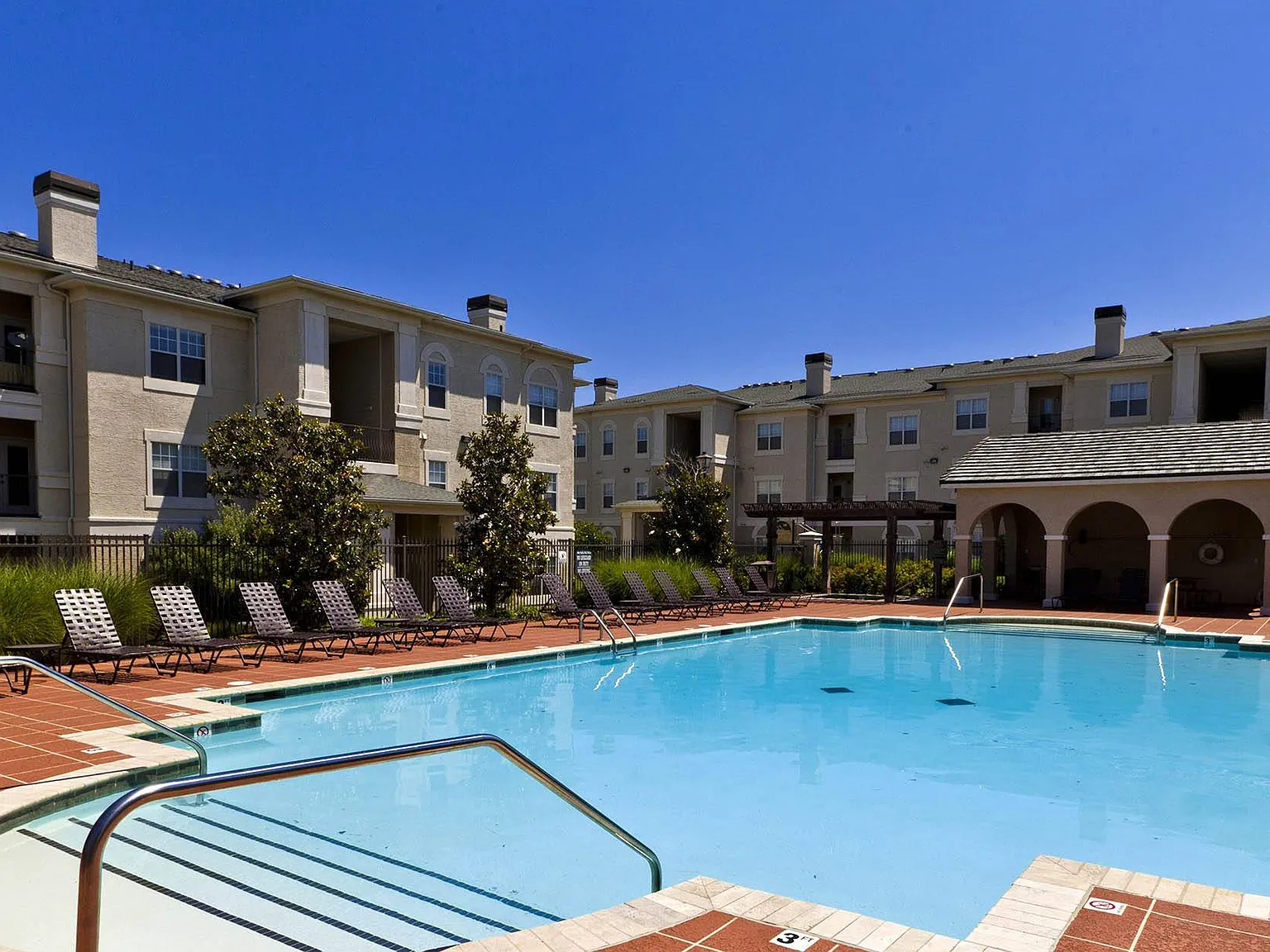 Estancia Apartments — Photo 1