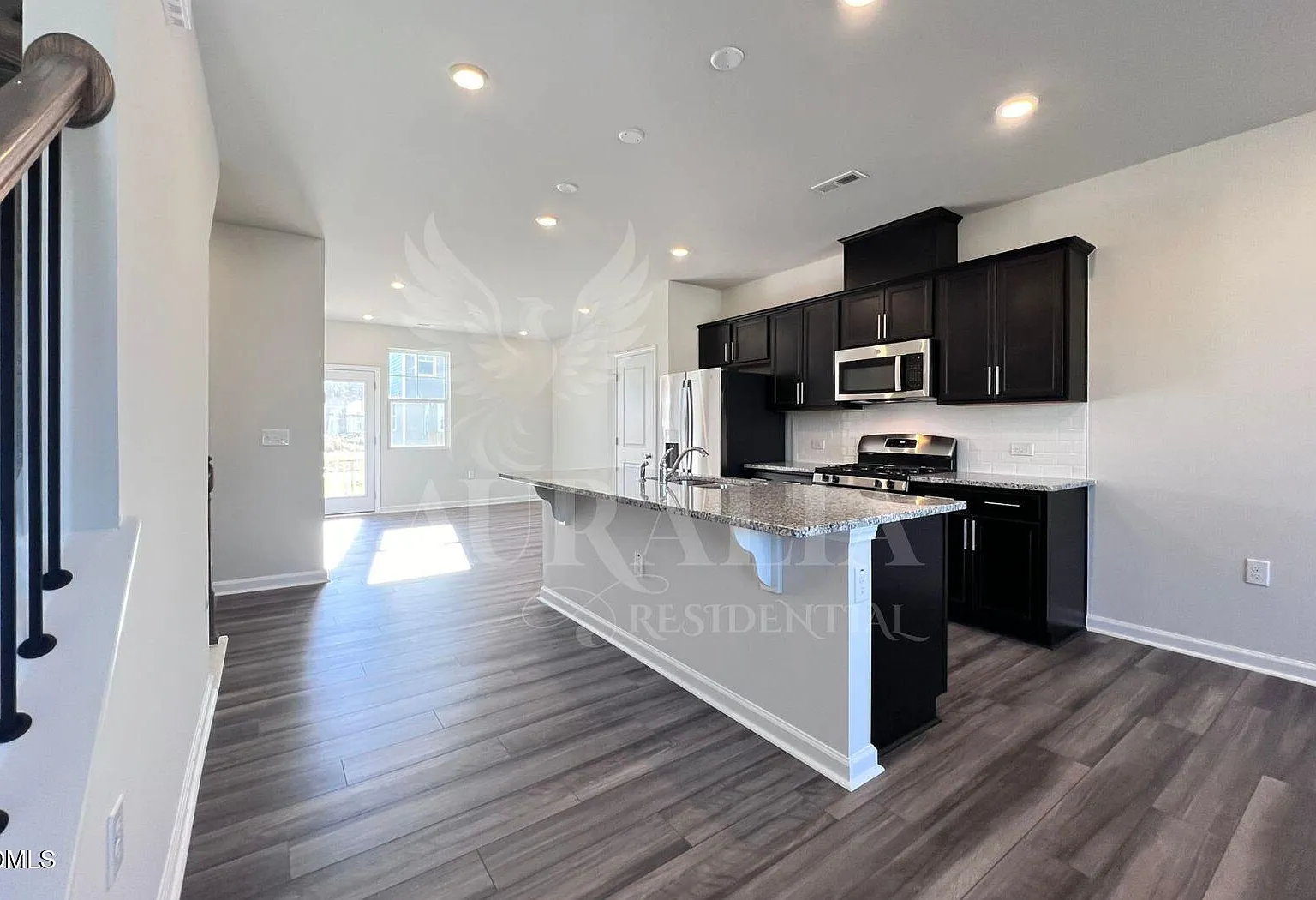 3 bed, 3.5 bath, 1733 sqft, $1,875 — Photo 4
