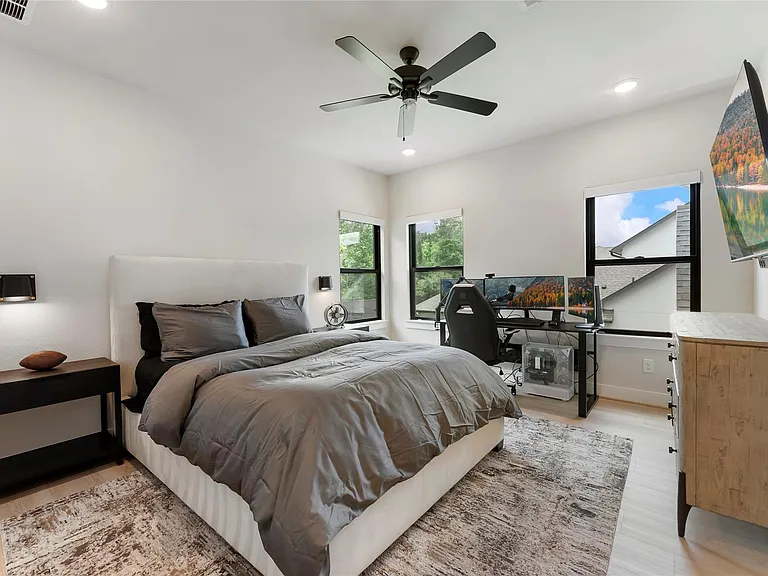 2118 Bennet Ct — Photo 43