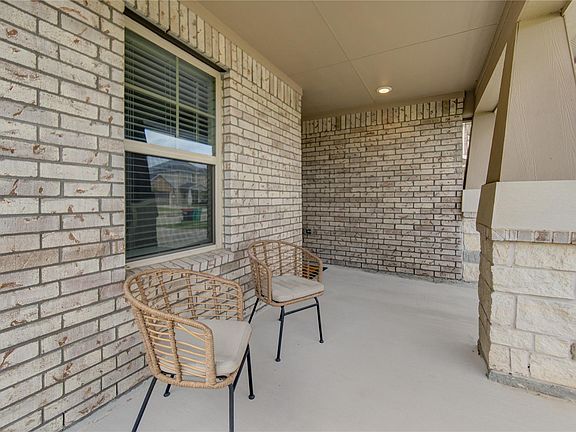 5th image of 5011 Yellow Rays Trl